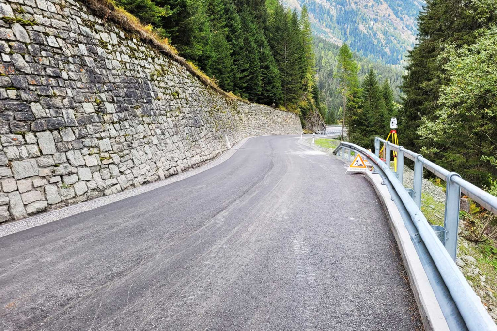 Ferrera GR, Projektierung Strassenkorrektion Averserstrasse, HMQ AG